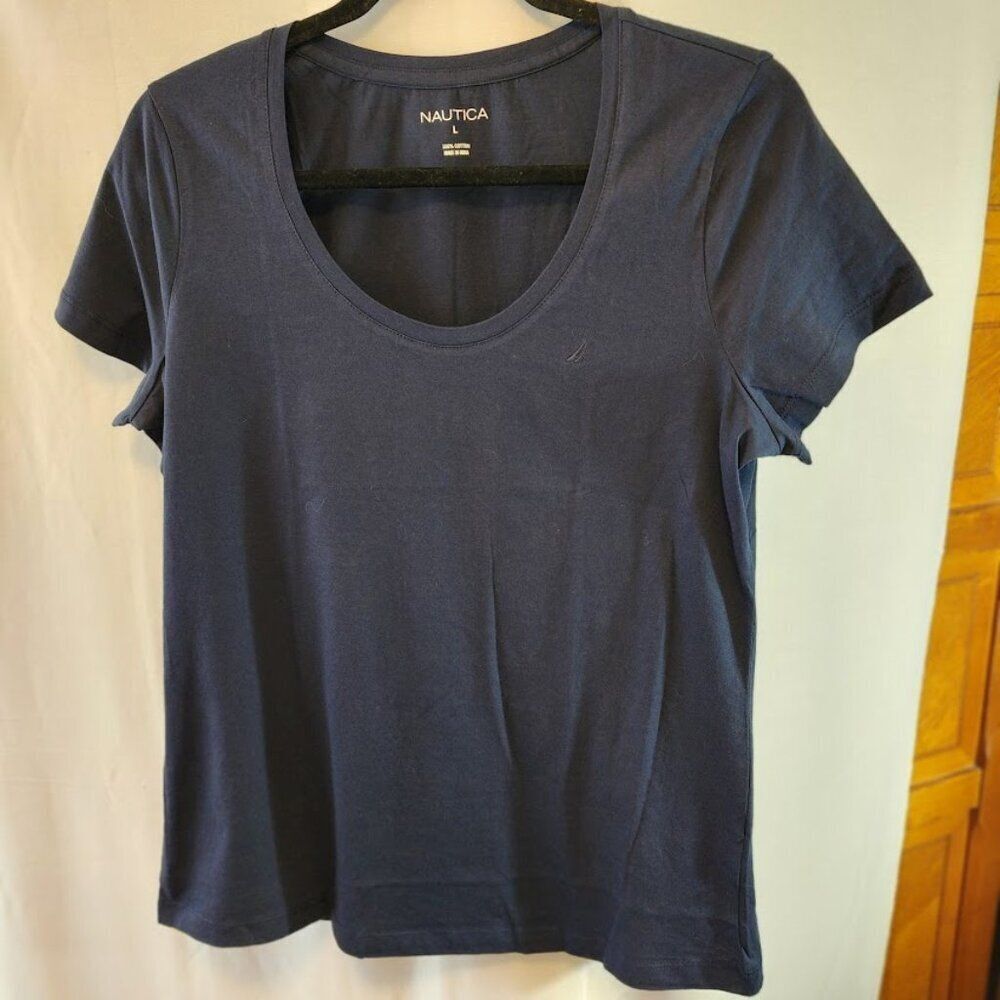 NAUTICA, NWOT, NAVY CLASSIC LIGHTWEIGHT TEE, SIZE LARGE, TRUE TO SIZE,